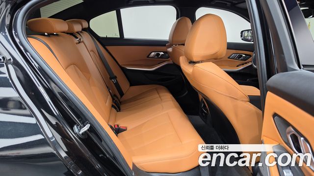 BMW 3-Series 2024 — photo 17