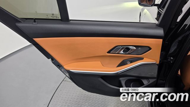 BMW 3-Series 2024 — photo 15
