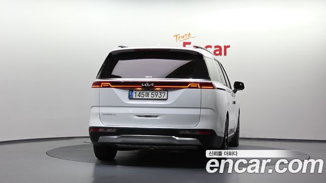 Kia Canival 2023 — photo 4