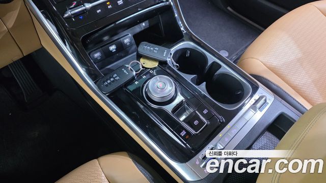 Kia Canival 2023 — photo 9
