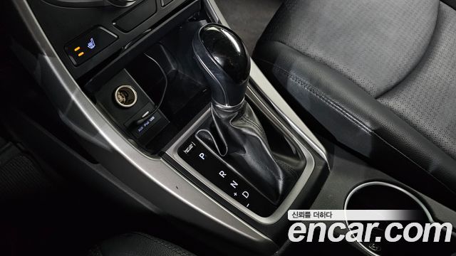 Hyundai AVANTE 2015 — photo 12