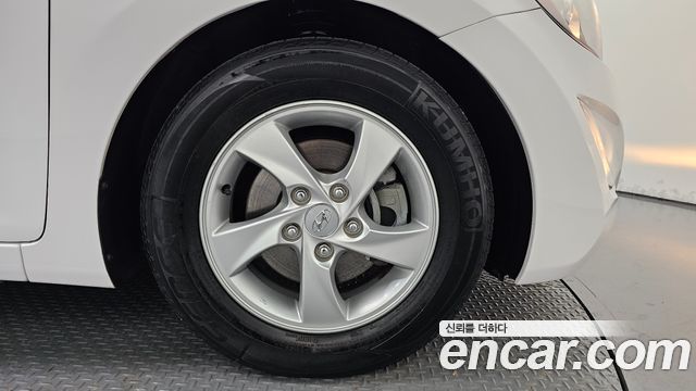 Hyundai AVANTE 2015 — photo 7