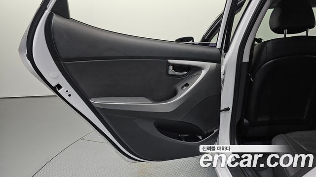 Hyundai AVANTE 2015 — photo 15
