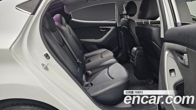 Hyundai AVANTE 2015 — photo 29