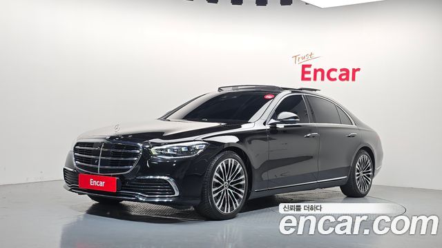 Mercedes-Benz S-Class 2023 — photo 1