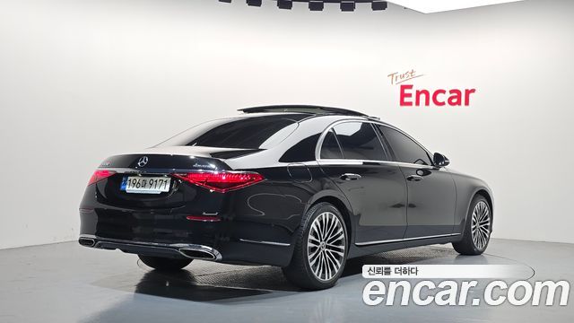 Mercedes-Benz S-Class 2023 — photo 2