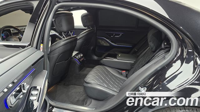 Mercedes-Benz S-Class 2023 — photo 17