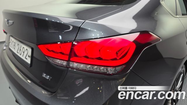 Genesis G80 2018 — photo 9