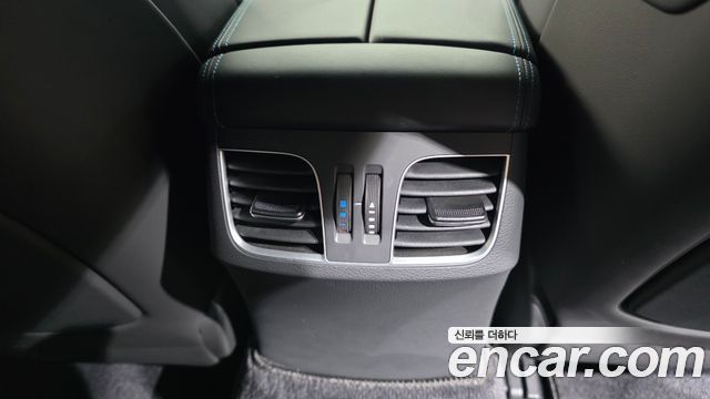 Genesis G80 2018 — photo 30