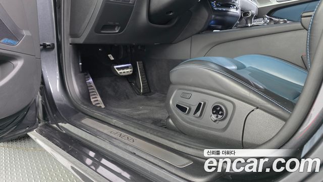 Genesis G80 2018 — photo 31