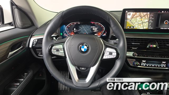 BMW Gran Turismo 2023 — photo 19