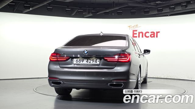 BMW 7-Series 2016 — photo 4