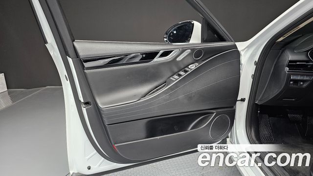 Genesis G80 2023 — photo 14