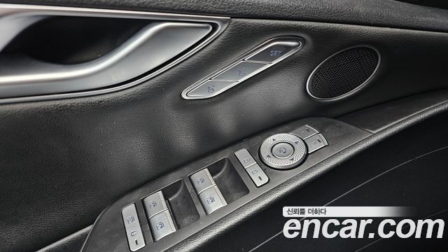 Genesis G80 2023 — photo 35