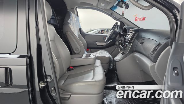 Hyundai Starex 2018 — photo 11