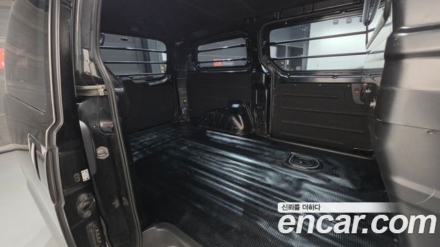 Hyundai Starex 2018 — photo 12