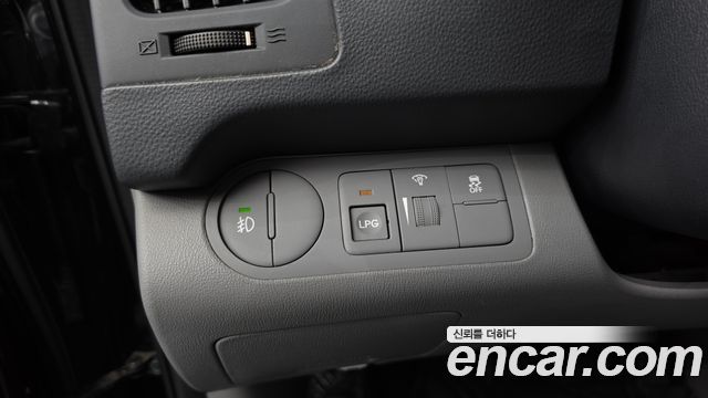 Hyundai Starex 2018 — photo 18