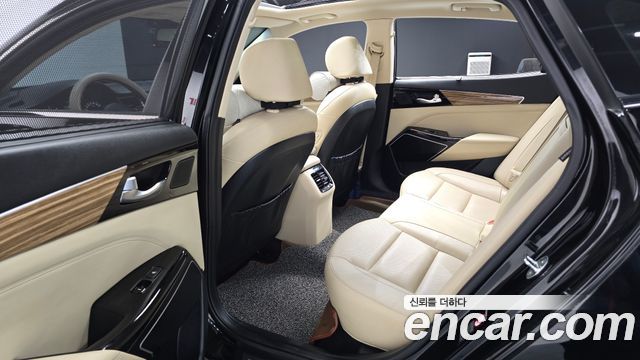 Kia K7 2016 — photo 11