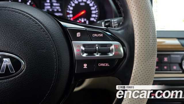Kia K7 2016 — photo 15