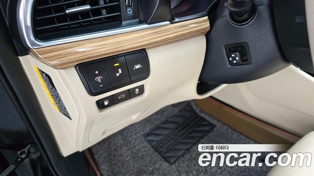 Kia K7 2016 — photo 18