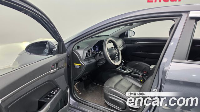 Hyundai AVANTE 2019 — photo 10
