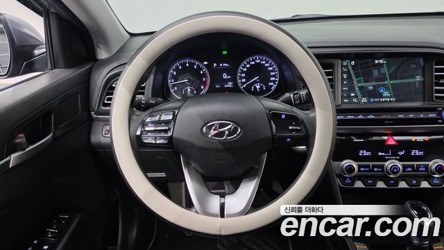 Hyundai AVANTE 2019 — photo 13