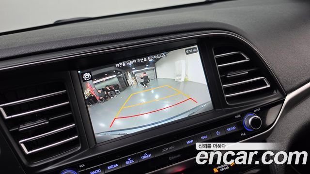 Hyundai AVANTE 2019 — photo 14