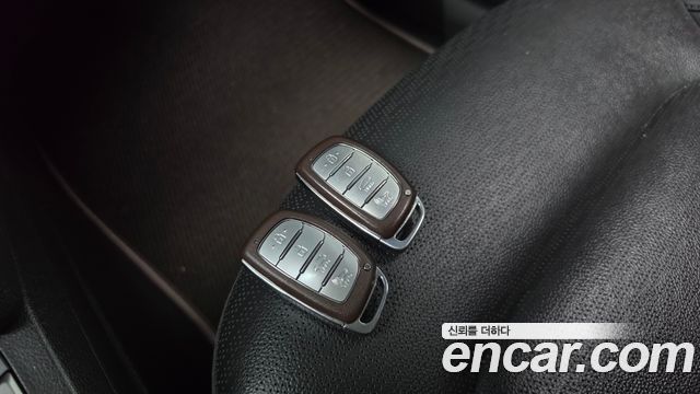 Hyundai AVANTE 2019 — photo 15
