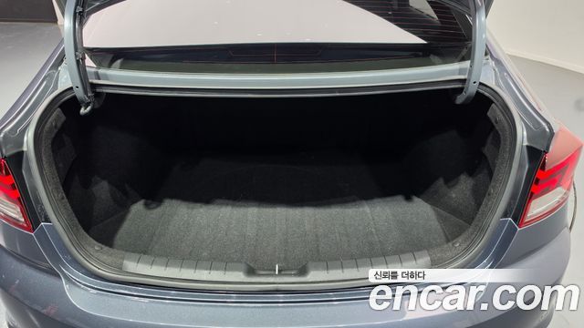 Hyundai AVANTE 2019 — photo 17