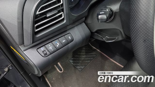 Hyundai AVANTE 2019 — photo 19