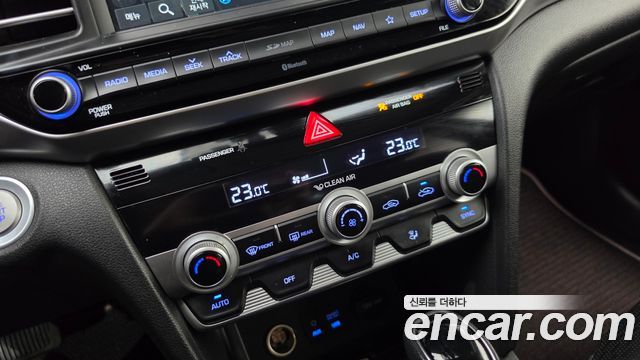 Hyundai AVANTE 2019 — photo 20