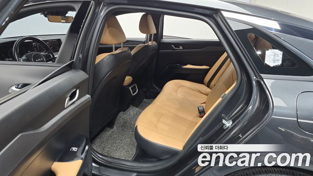 Kia K5 2023 — photo 17