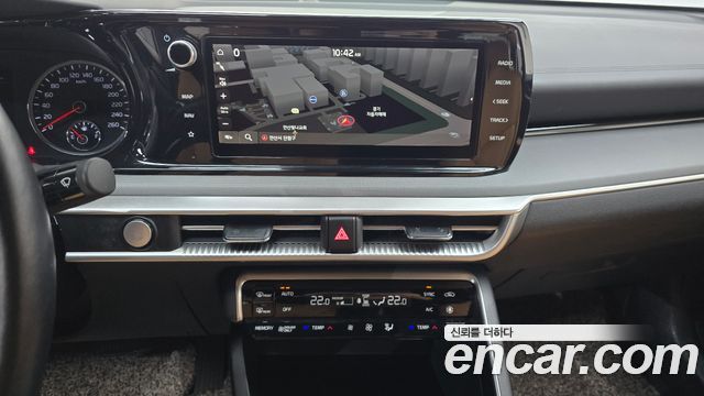 Kia K5 2023 — photo 18