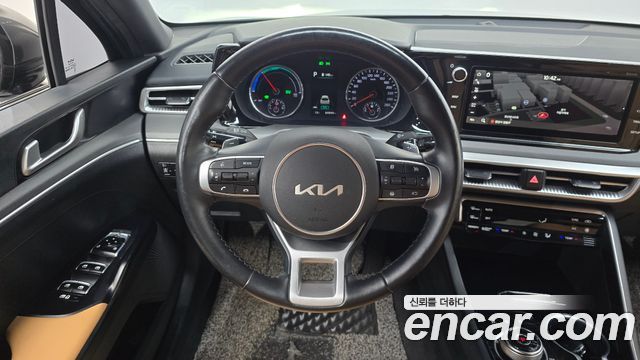 Kia K5 2023 — photo 19