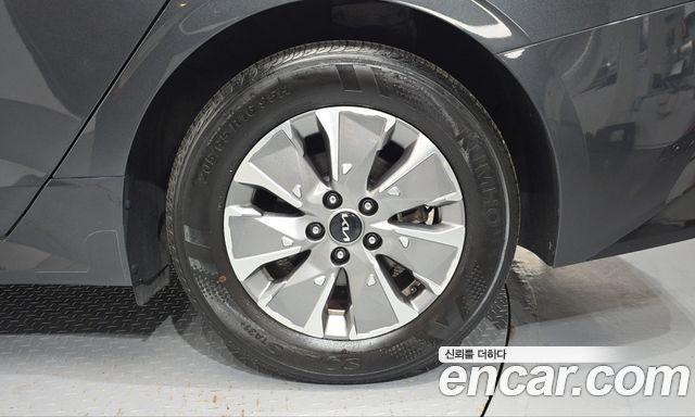 Kia K5 2023 — photo 7
