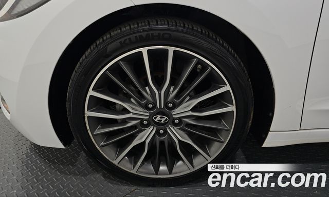 Hyundai AVANTE 2018 — photo 5