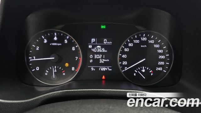 Hyundai AVANTE 2018 — photo 11