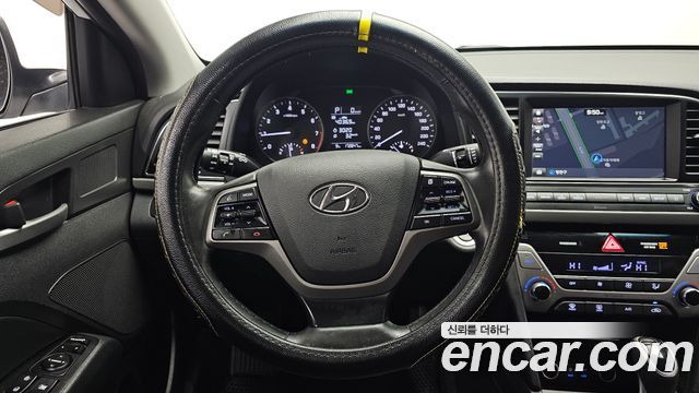 Hyundai AVANTE 2018 — photo 19
