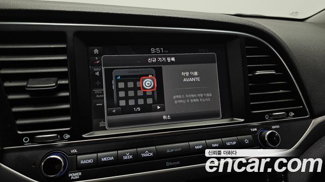 Hyundai AVANTE 2018 — photo 22