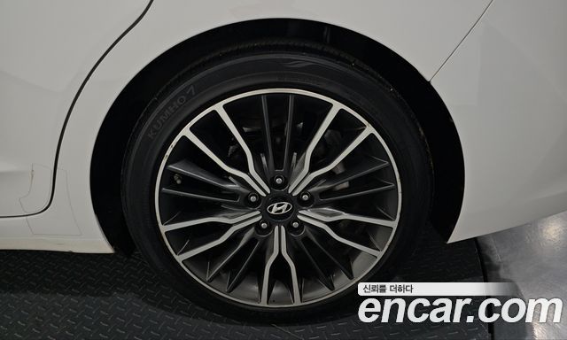 Hyundai AVANTE 2018 — photo 7