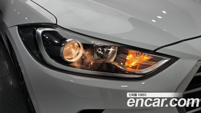 Hyundai AVANTE 2018 — photo 8