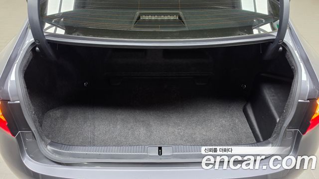 Lexus ES 2017 — photo 32