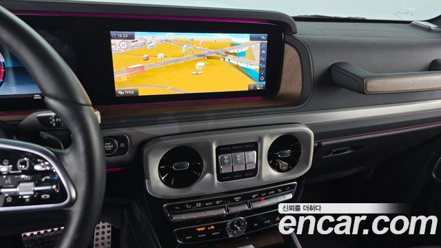 Mercedes-Benz G-Class 2021 — photo 12