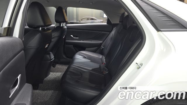 Hyundai AVANTE 2021 — photo 18