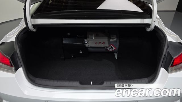 Hyundai AVANTE 2021 — photo 26