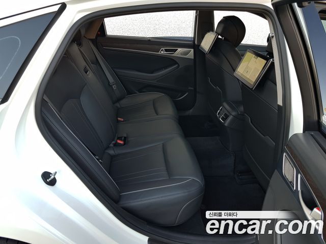 Genesis G80 2019 — photo 11