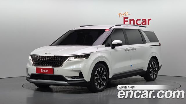 Kia Canival 2023 — photo 1