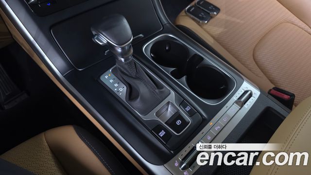 Kia Canival 2023 — photo 9