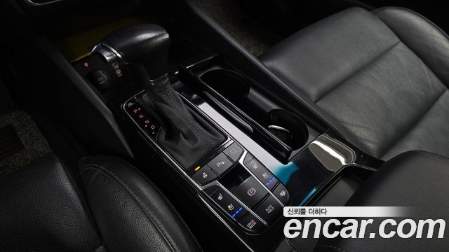 Kia K7 2019 — photo 12