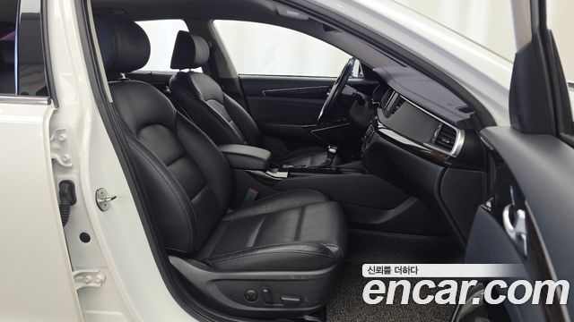 Kia K7 2019 — photo 17